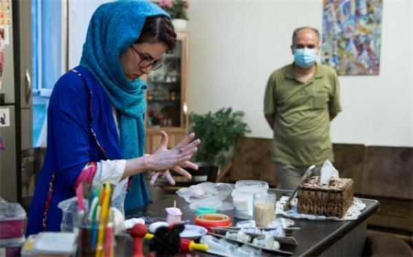 هنرمندی که در سکوت و بی زبانی بزرگ شد، ویدئو هنرمندی که در سکوت و بی زبانی بزرگ شد، ویدئو